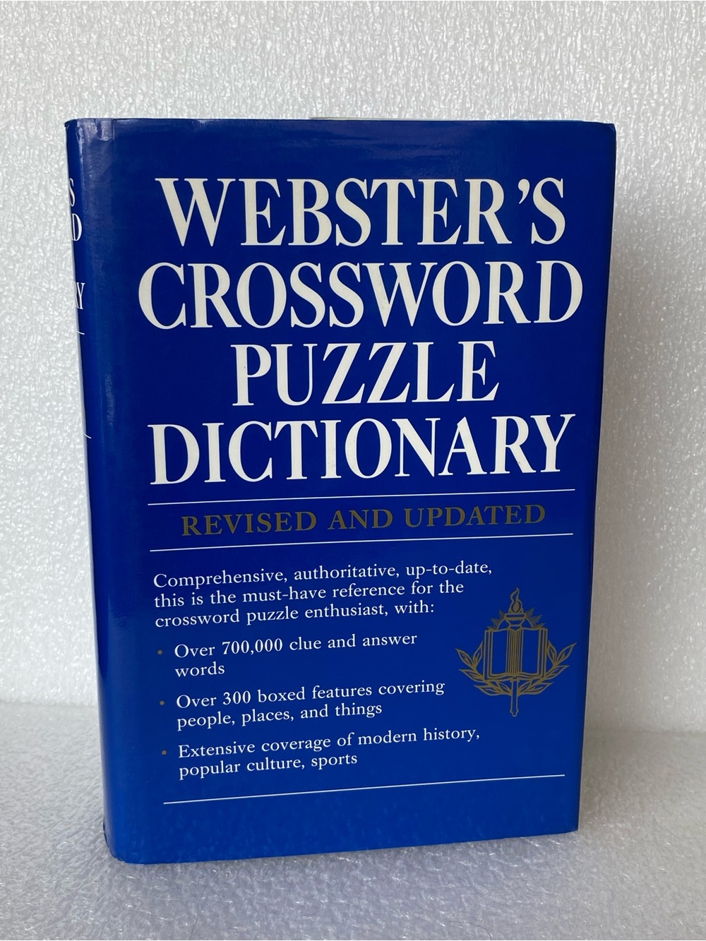 WEBSTER'S CROSSWORD PUZZLE DICTIONARY Revised Over 700,000 Clue & Answer Words